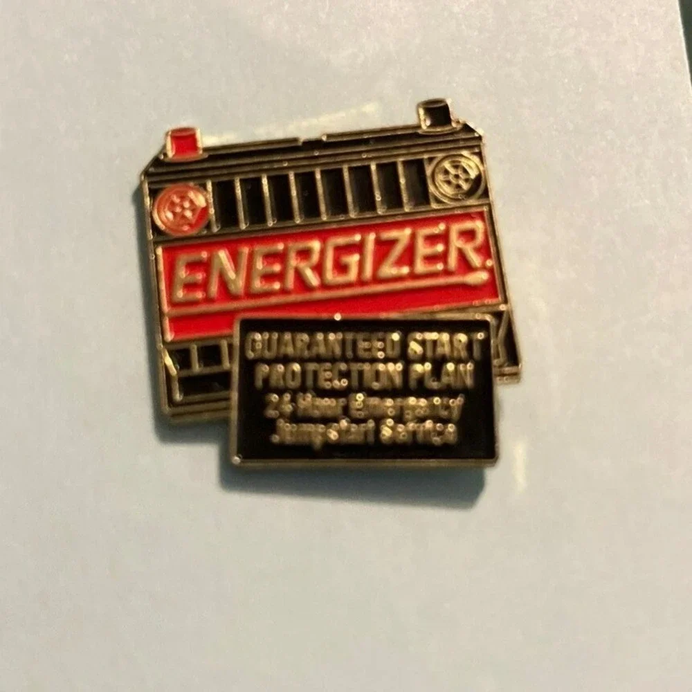 Energizer Car Battery Lapel Pin Vintage Advertising 24‎ hour Jumpstart